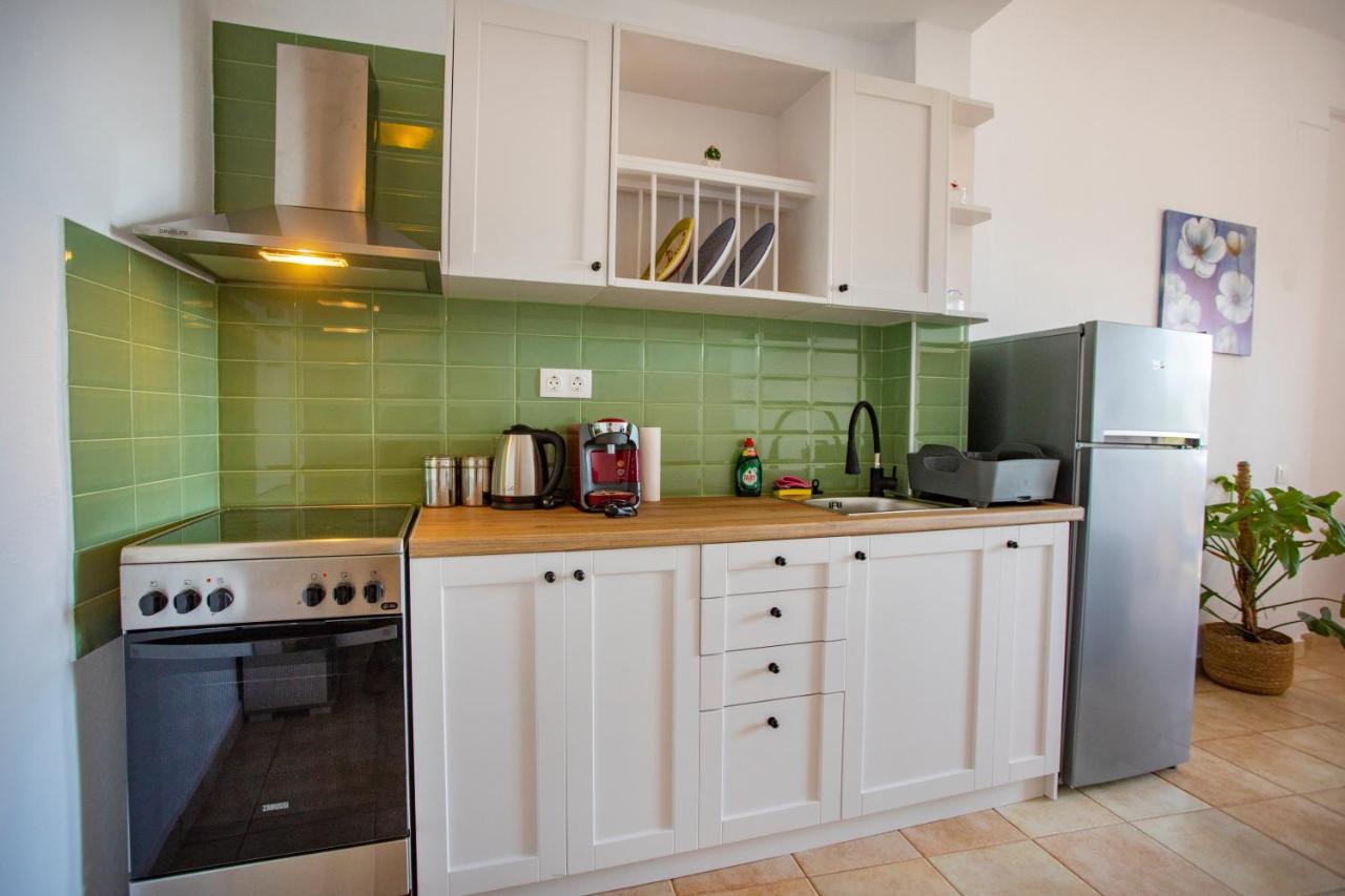 Notos Sea Front Apartment Glossa Exterior foto