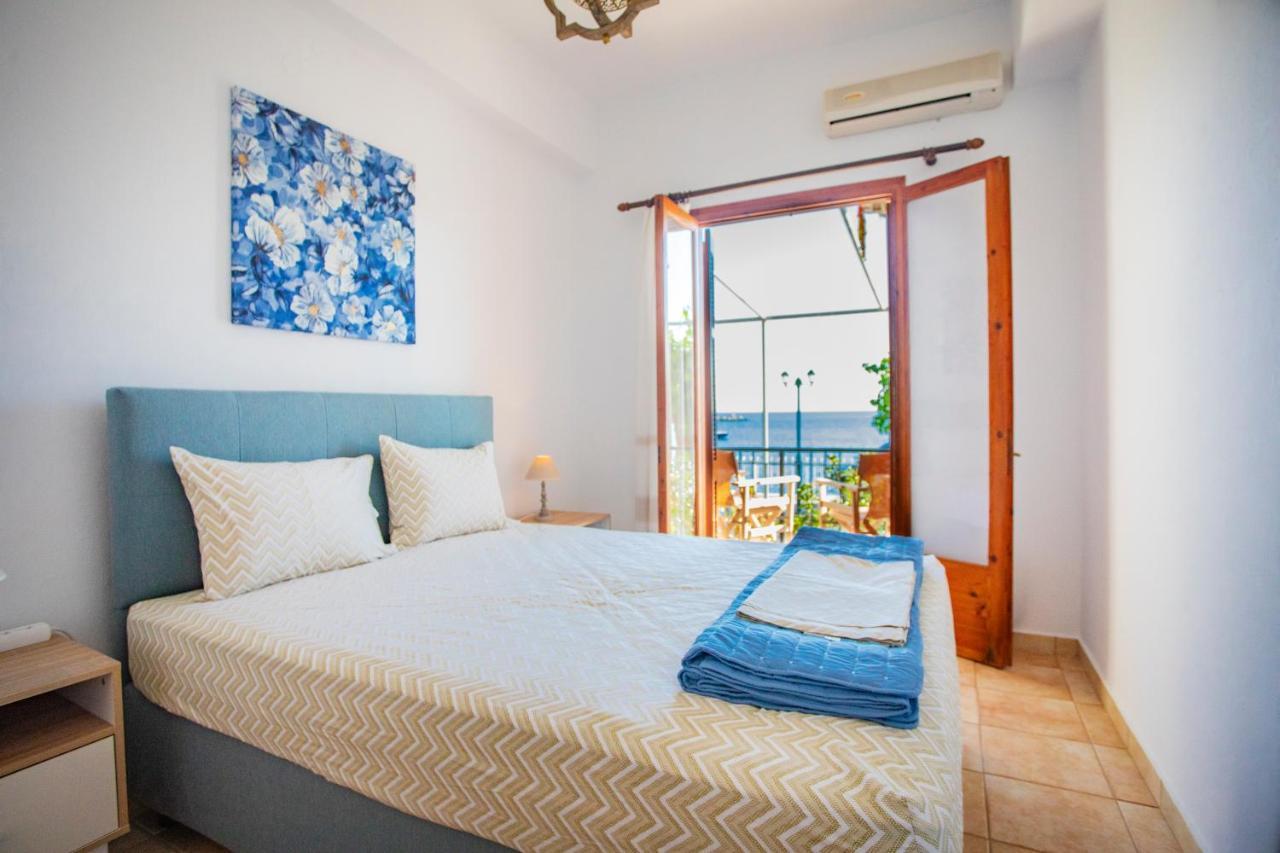 Notos Sea Front Apartment Glossa Exterior foto